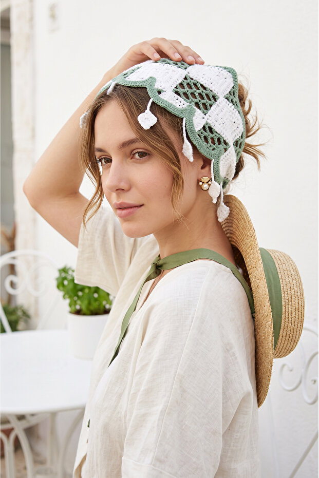 Square Patterned Tasseled Lace Women's Bandana