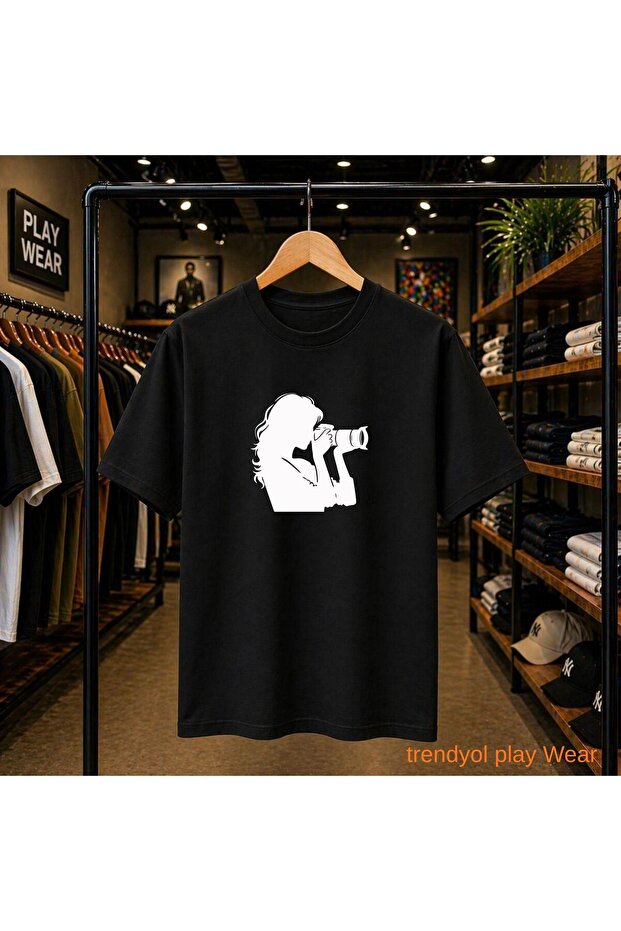 Photographer Shadow Printed 100% Cotton Oversize Loose Regular Fit Crew Neck T-Shirt
