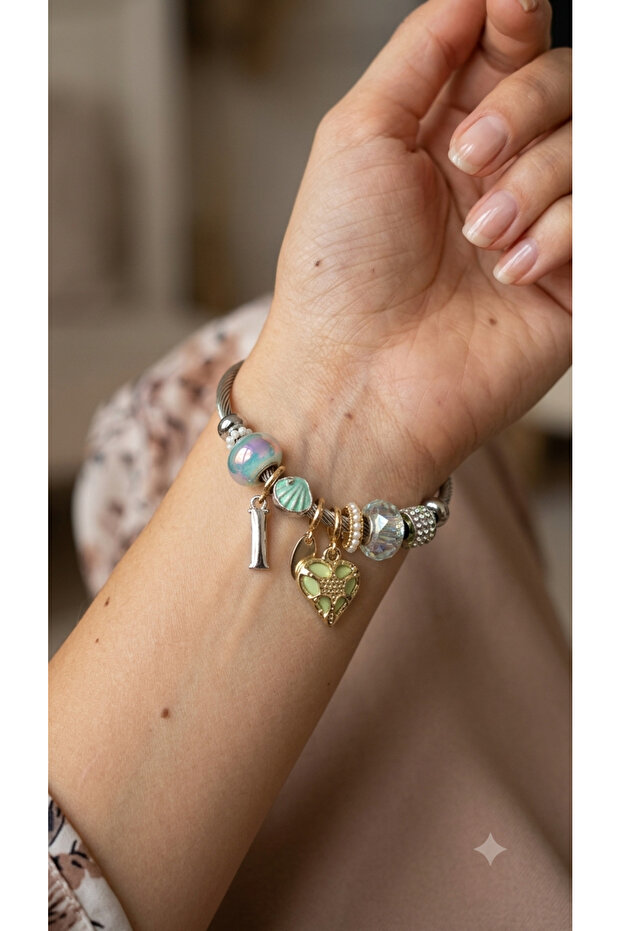 Heart Charm Detailed Silver Color Stainless Steel Bracelet