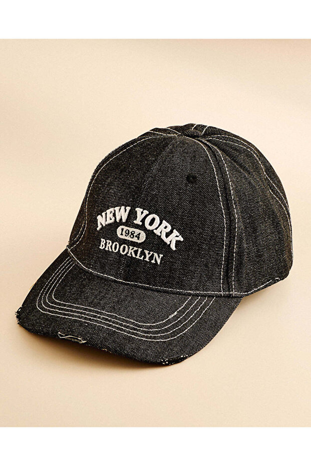 Men Black Embroidered Cap