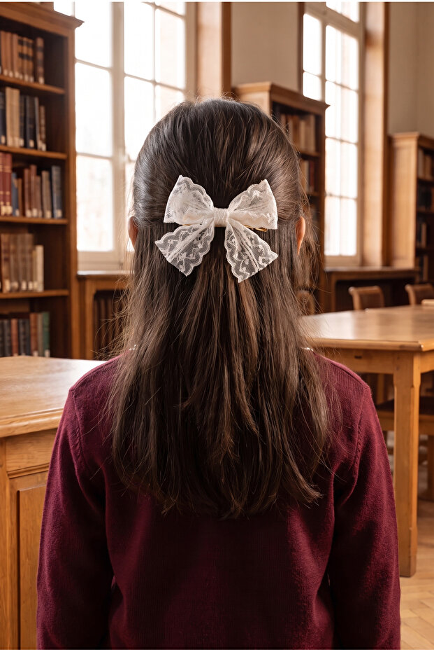 Girl's Floral Patterned White Tulle Bow Buckle