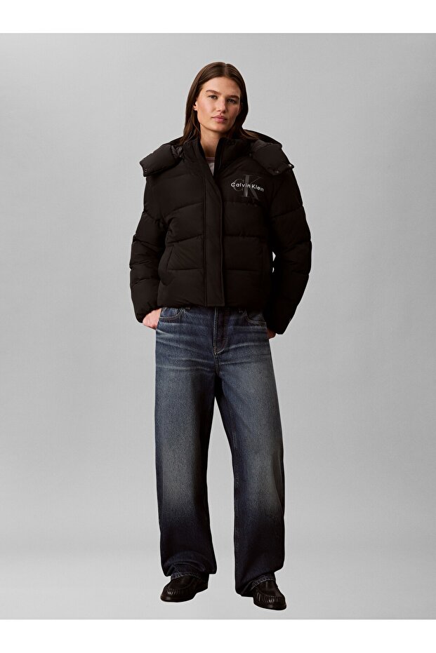 Matte Mw Monologo Short Puffer