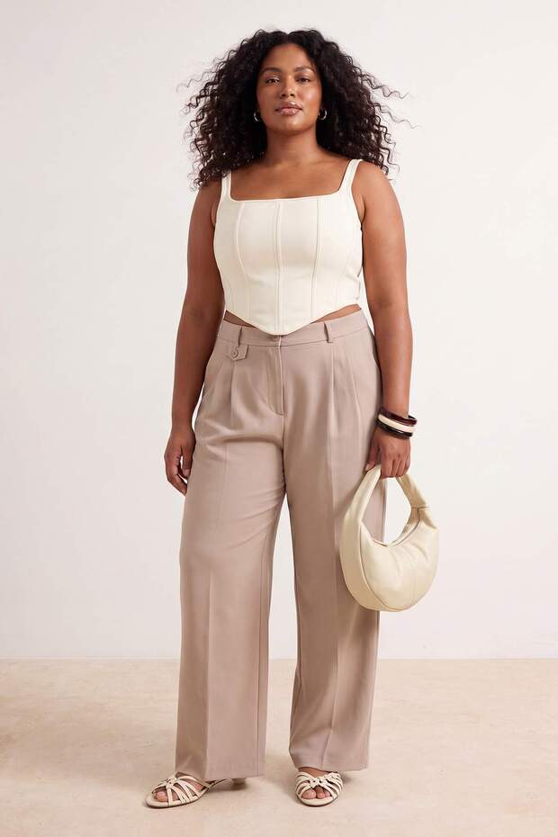 Bej Özel Koleksiyon Dökümlü Wide Leg/Geniş Paça Büyük Beden Kumaş Pantolon TBBSS26AR00062 - 2