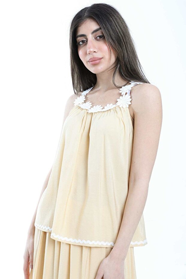 Solid Spaghetti Straps Top - 3