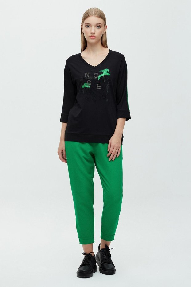 Oversized V-Neck 3/4 Sleeve Women's T-Shirt - Minimalist Design