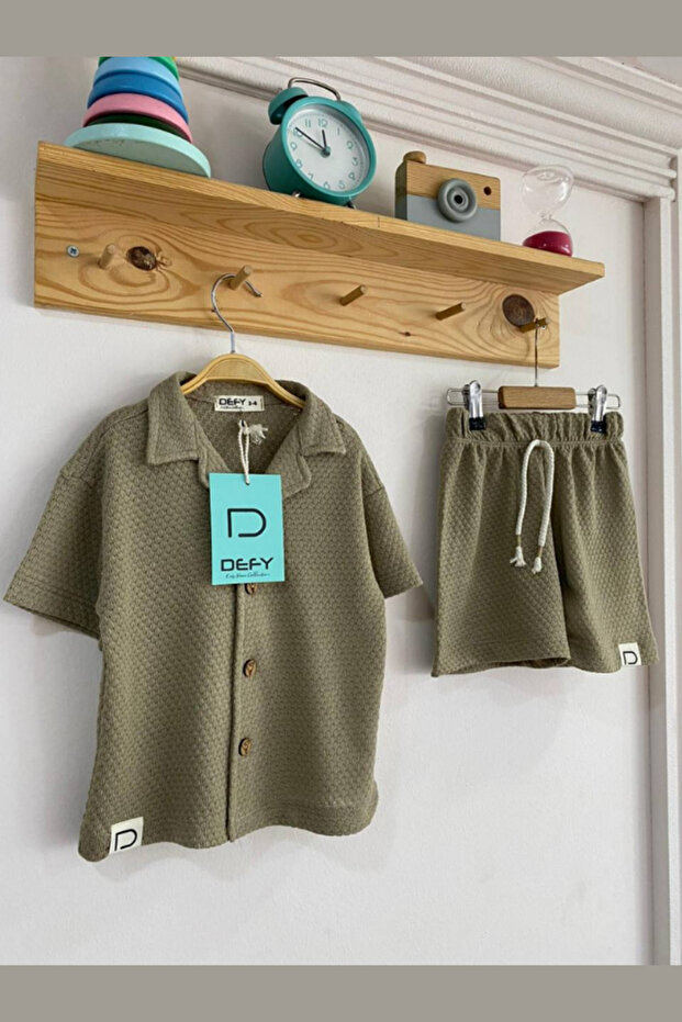 Boy's Textured Shirt and Shorts Set Khaki