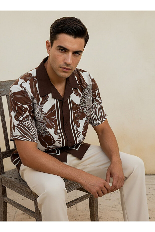 Men Regular Fit Collared Floral Print Short Sleeves Resort Shirt