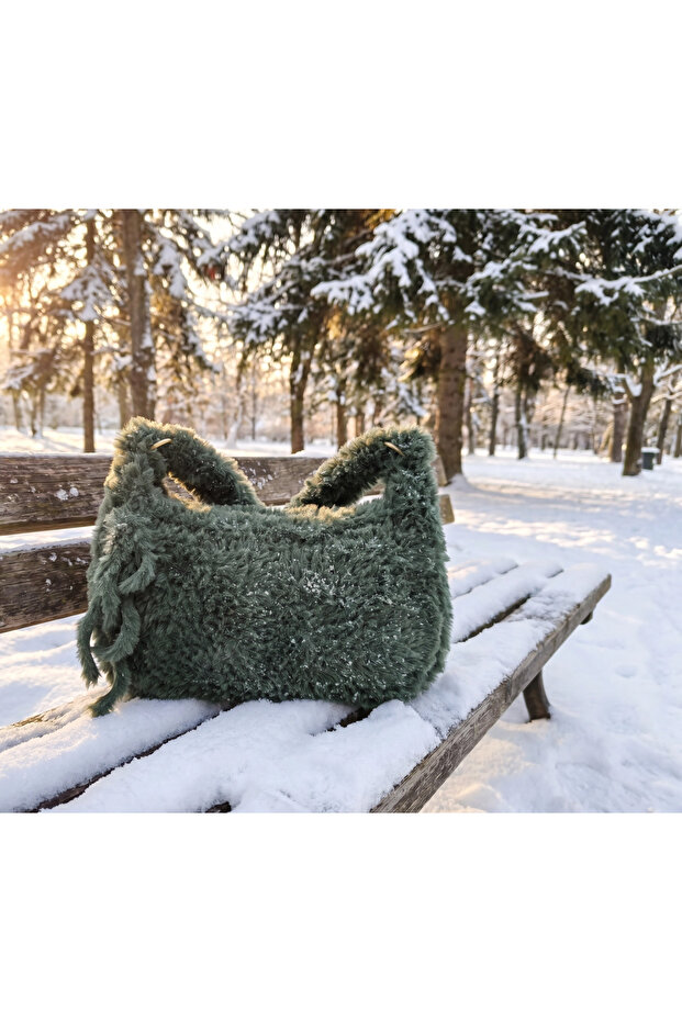 The Softest Expression of Winter Elegance: Hand-Knitted Velvet Plush Bag