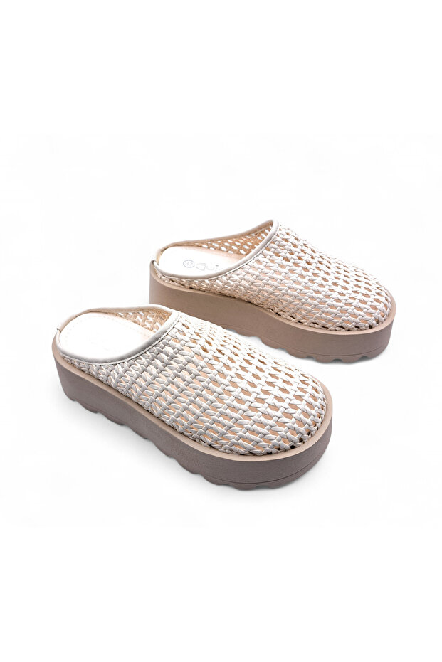 Wedge Sole Braided Closed Toe Beige Color Sabo Slippers
