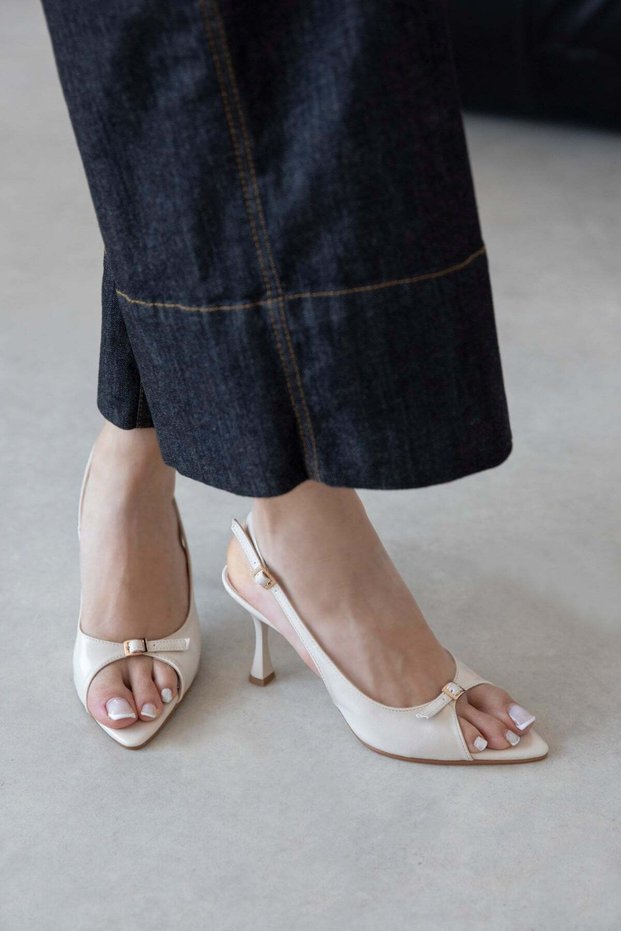 Livia Women's Heeled Wrinkled Leather Sandals Beige
