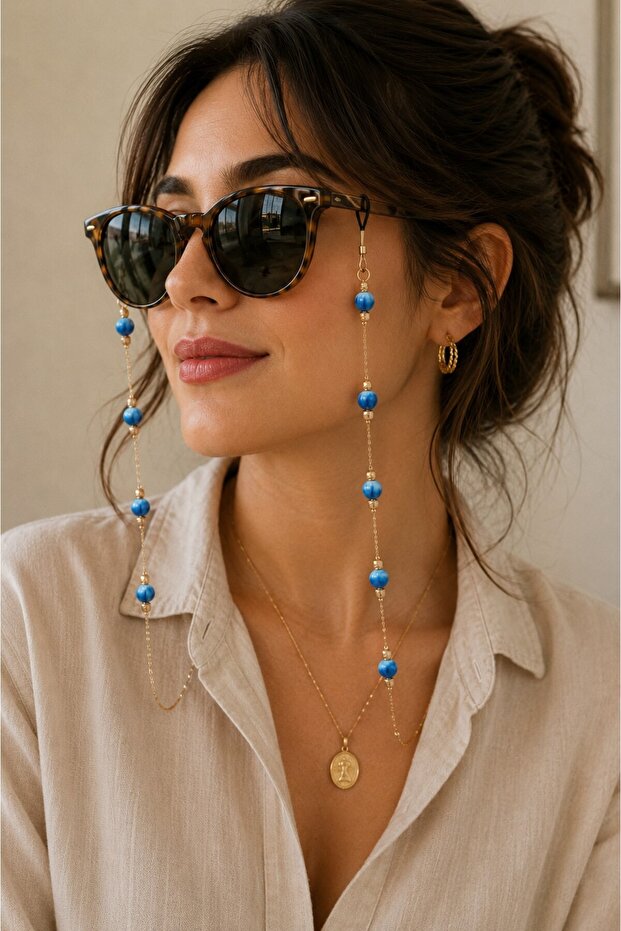 سلسلة نظارات وحامل قناع مصنوعان يدويًا