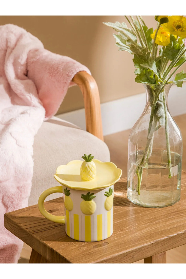 كوب LCW HOME بتصميم مخطط مختلط على شكل أناناس مع غطاء