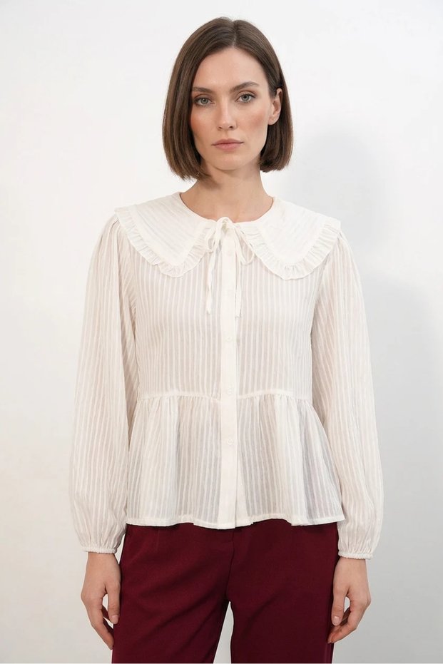Women's Bebe Collar, Gathered Waist, Ruffled Scallop Detail White Shirt