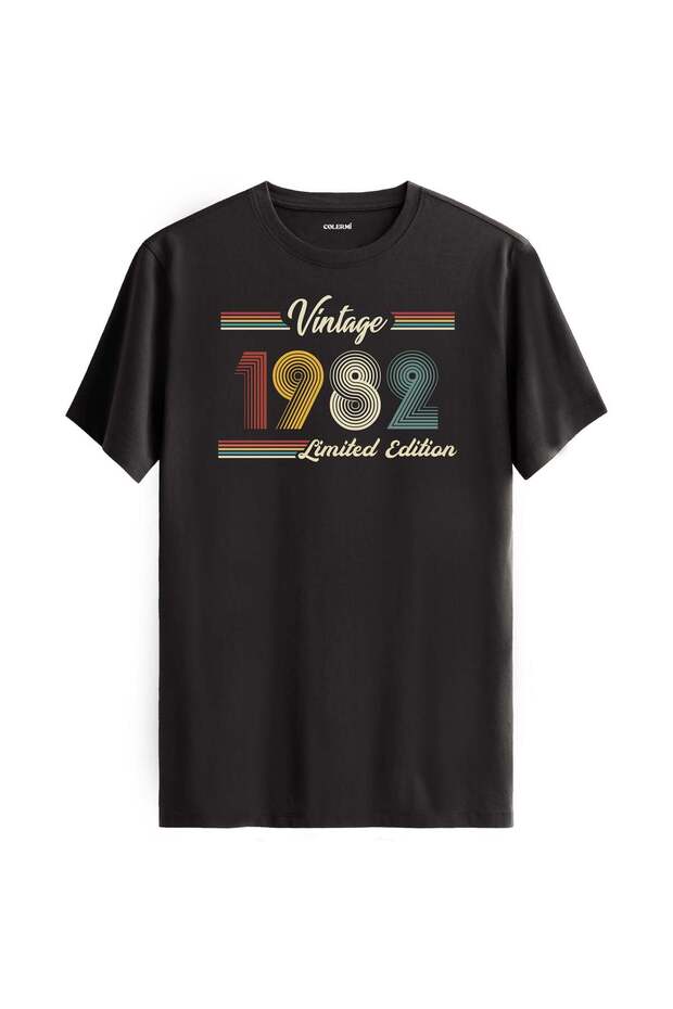 تي شيرت كلاسيكي عتيق من عام 1982