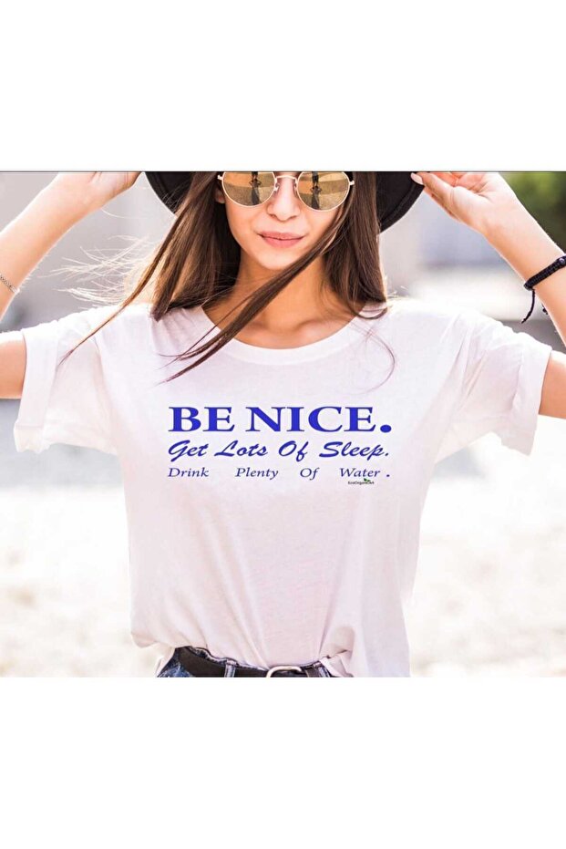تي شيرت كاجوال مطبوع عليه عبارة Be Nice Boyfriend
