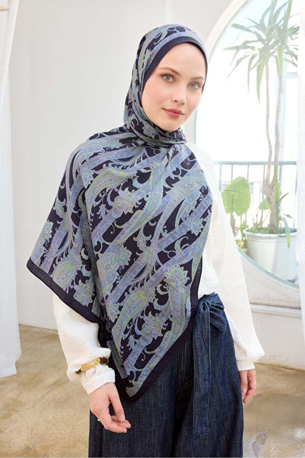 Urban Hours Shawl Pattern Black Mayda Shawl