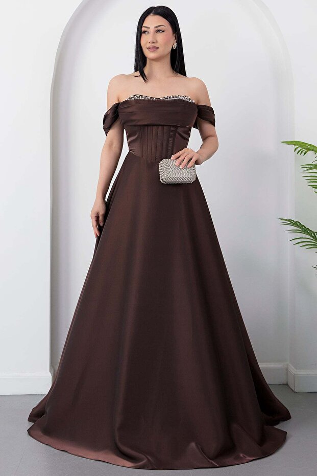 Strpalez Collar Satin Dress with Stones on the Chest Etk1208