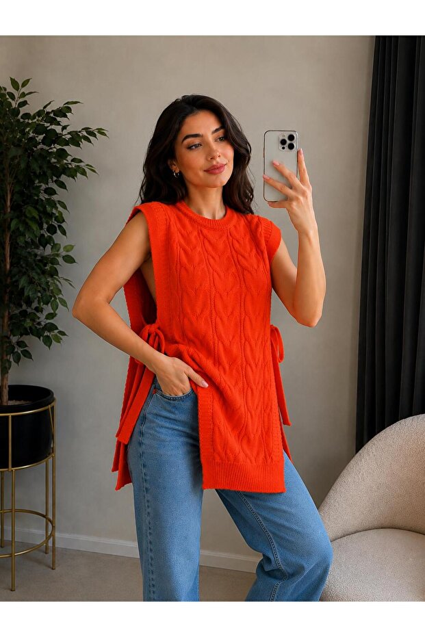 Women's Crew Neck Open-Side Lace-Up Oversize Knit Sweater