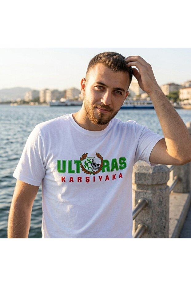 Ultras Versus Bicycle Collar T-Shirt