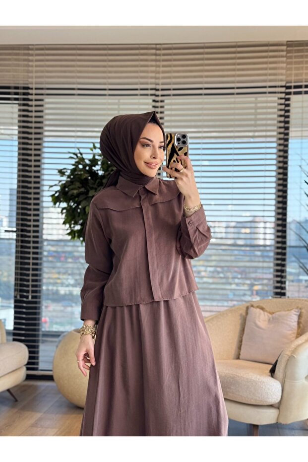 7510 طقم تنورة مع قطعة علوية باللون البني