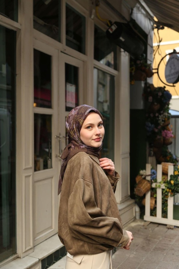 وشاح أليور بنمط جيرداب من التينسل