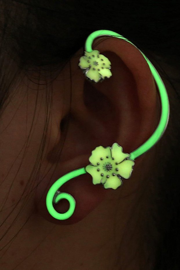 Phosphorescent ear cuff, flower pattern