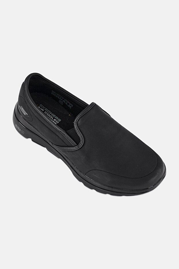 Men Go Walk 5 Convinced Slip On Walking Shoes, Black