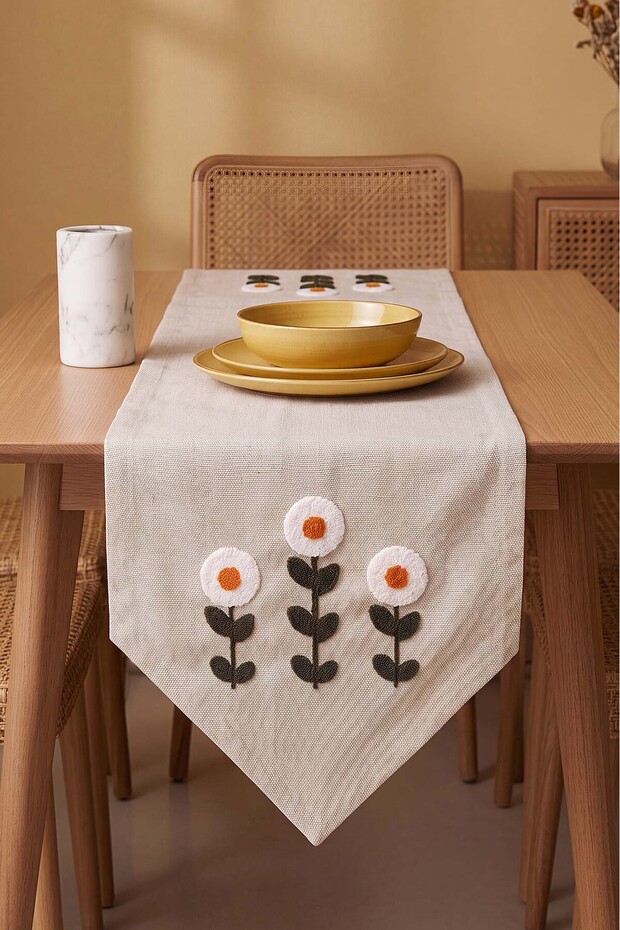 Daisy Cream Kasso Punch Embroidered Runner 35X110 cm