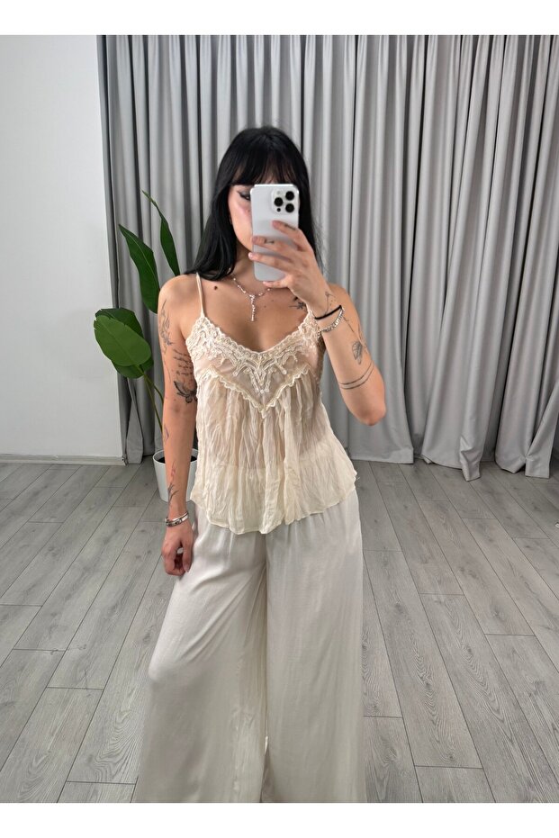Jasmine Dökümlü Bluz Krem