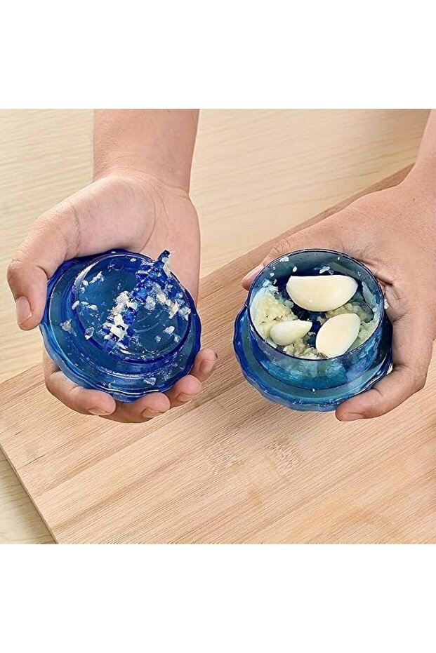 1PC Garlic Crusher Manual Press Clear Plastic Roll Chopper Multifunctional Handheld Design for Home