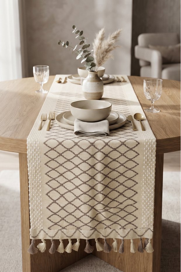 Decorative Tasseled Pattern Detailed Tablecloth Cotton Runner 33X135 cm