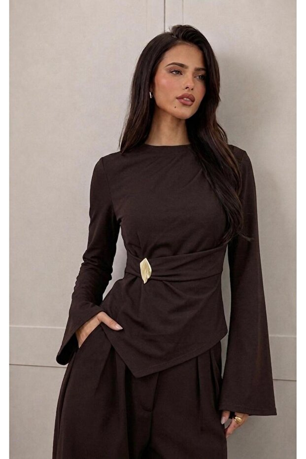 Accessory Detailed Spanish Sleeve Blouse