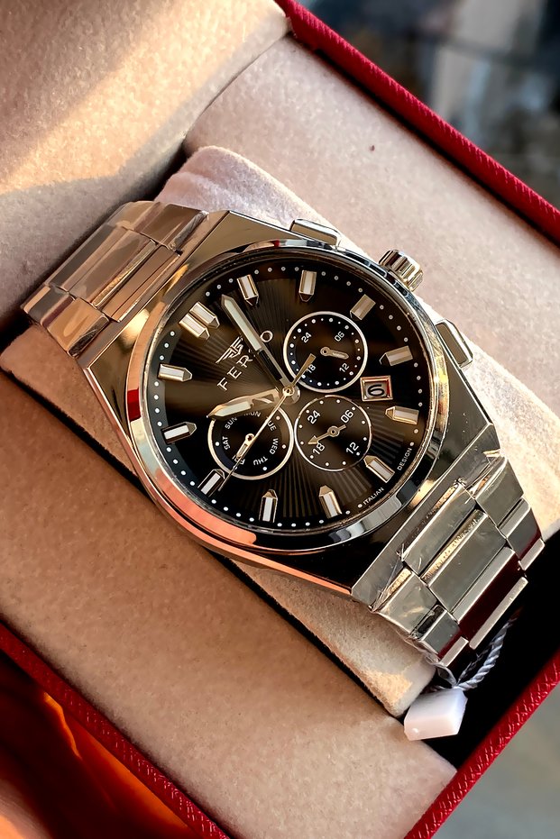 Men's wristwatch steel band 2 years warranty waterproof boxed