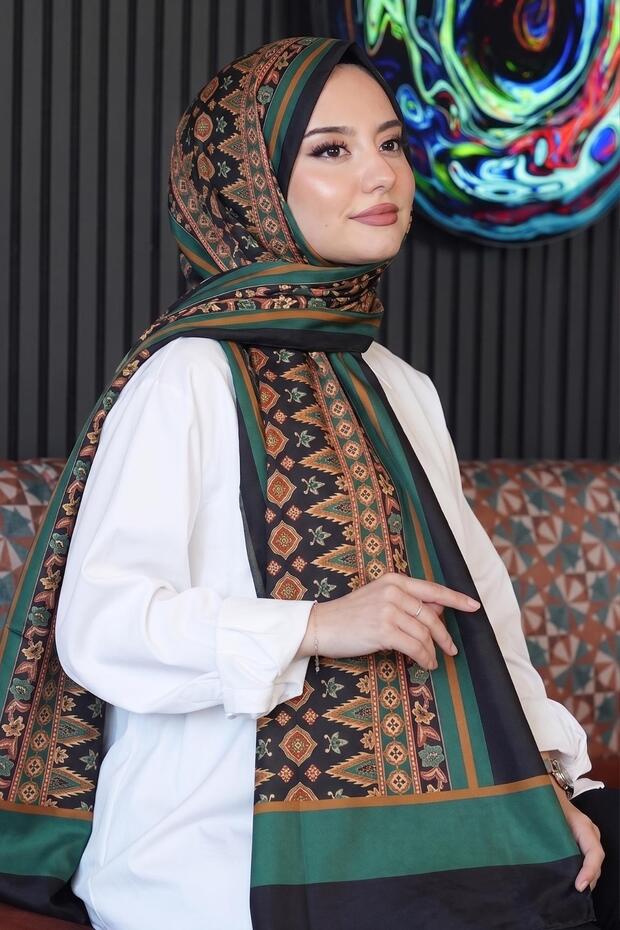 شال قطني ناعم بنمط الزهور باللون الأخضر