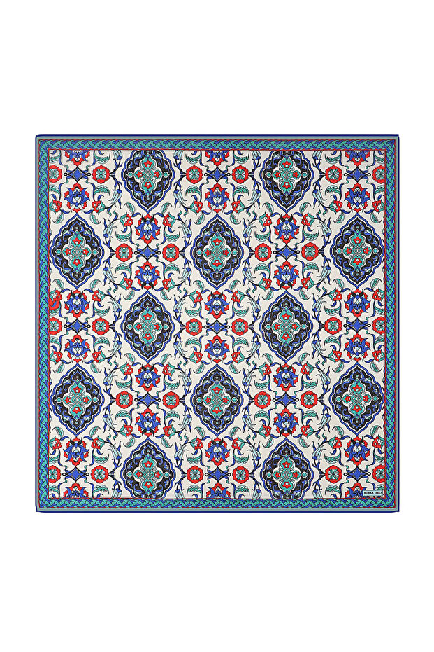 وشاح من البلاط الناعم المزخرف