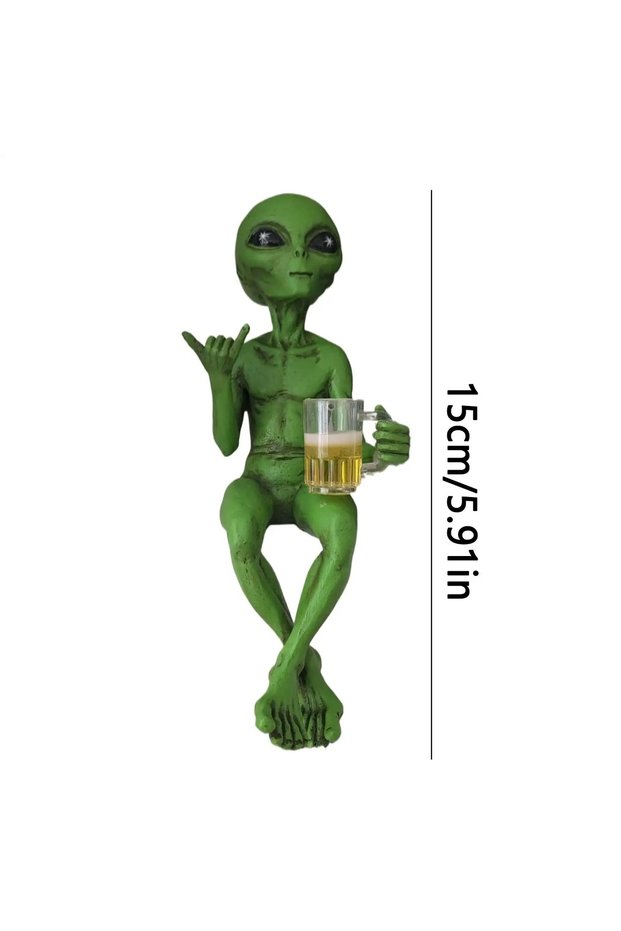 Green -Alien Statue Drinking Beer Alien Sculpture Resin Craft Novelty Funny Desktop Decoration Books