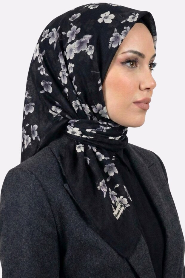 Women's Black Floral Patterned Flared Scarf