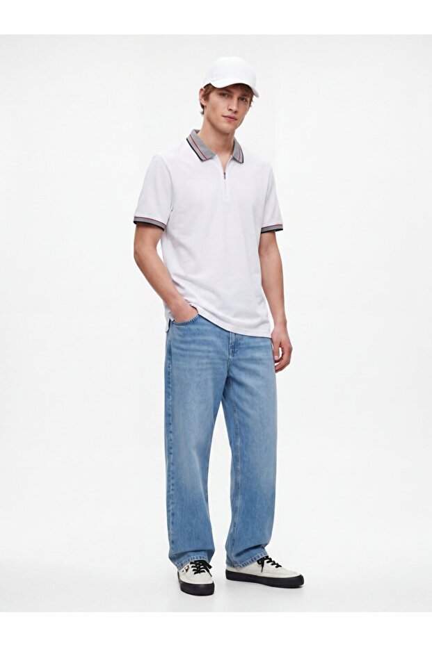 Contrast Detailed Zippered White T-Shirt