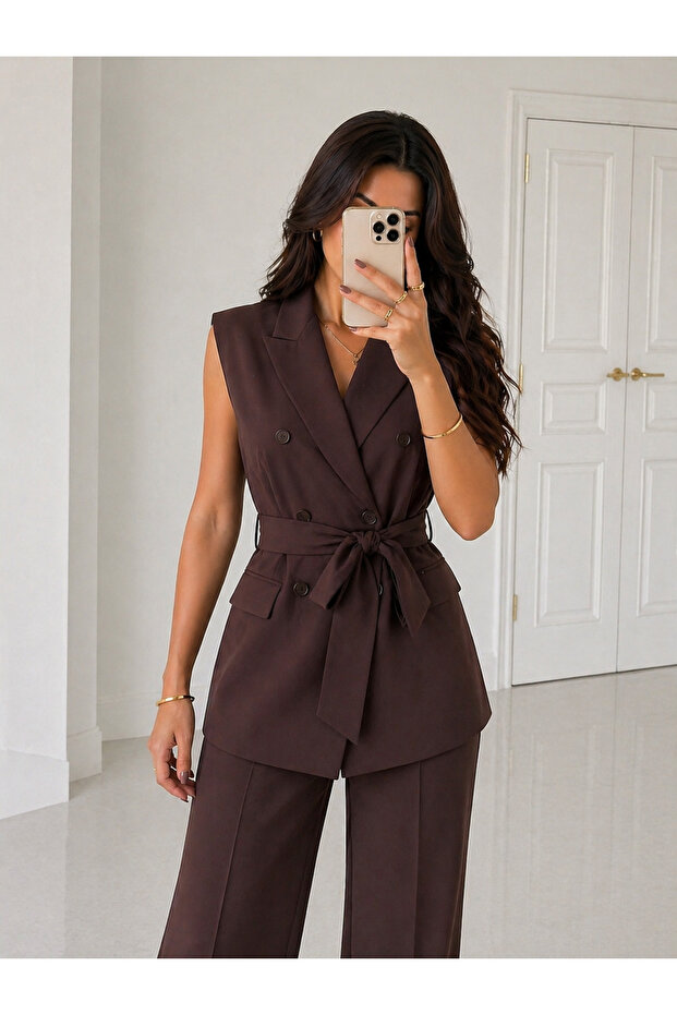 Buttoned Vest and Tie-Down Blazer Set