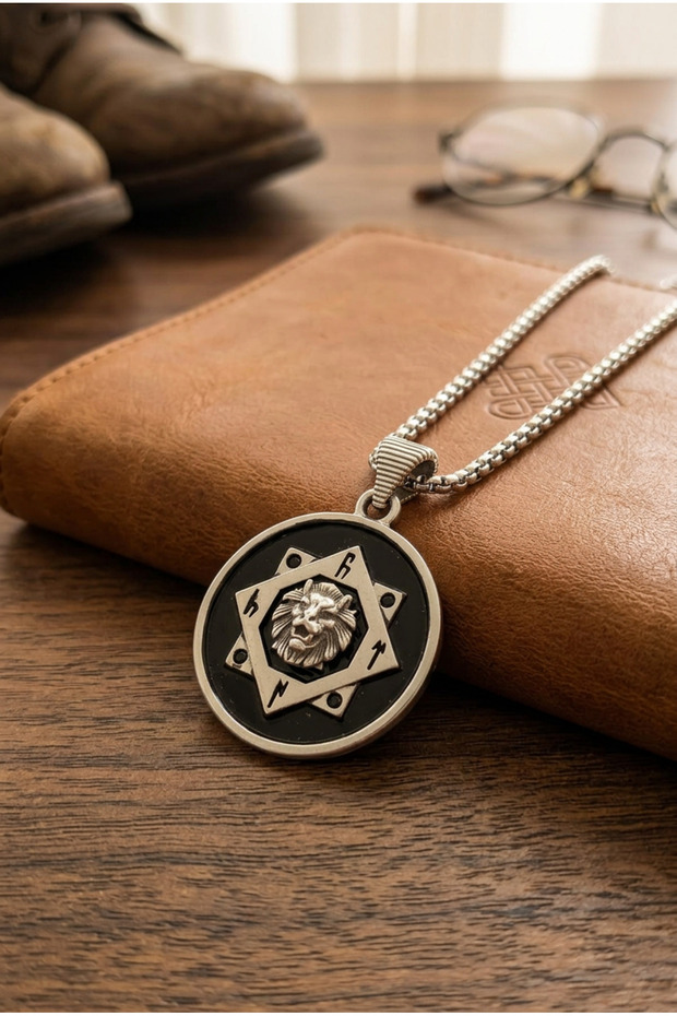 Minimalist Style Stainless Steel Men's Necklace with Lion Figure