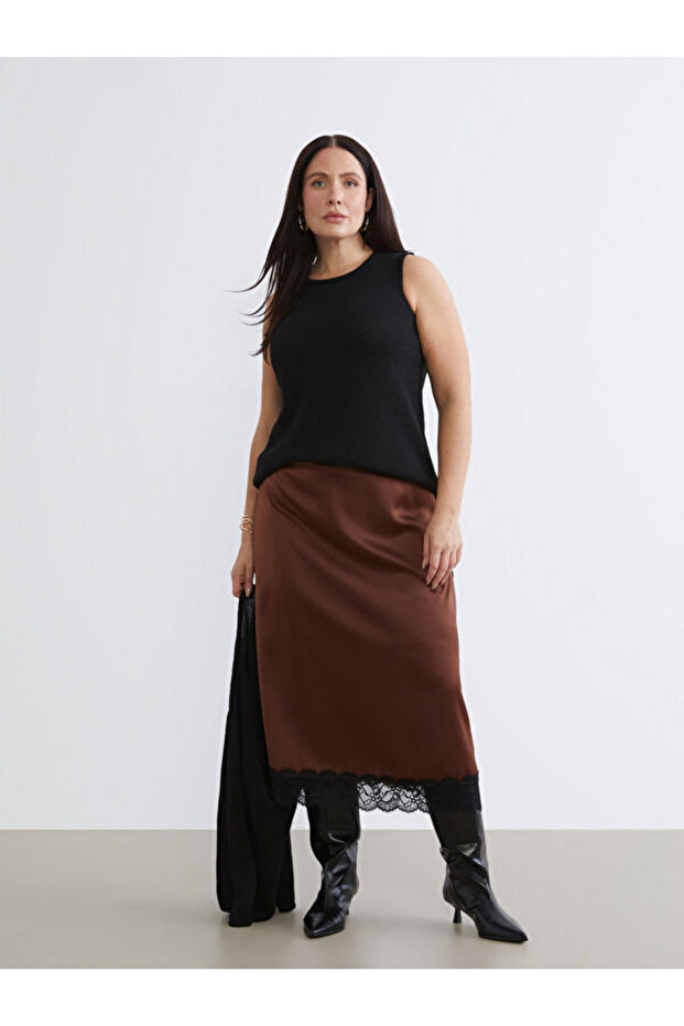 Esvab • Modern & Distinctive Plus Size Satin Skirt with Lace Detail