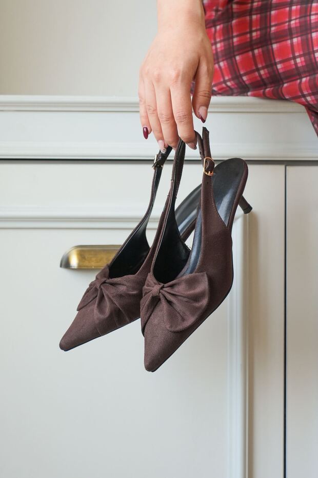 Women's Sides Bow Tie Detailed Low Heel Shoes - Brown-Suede