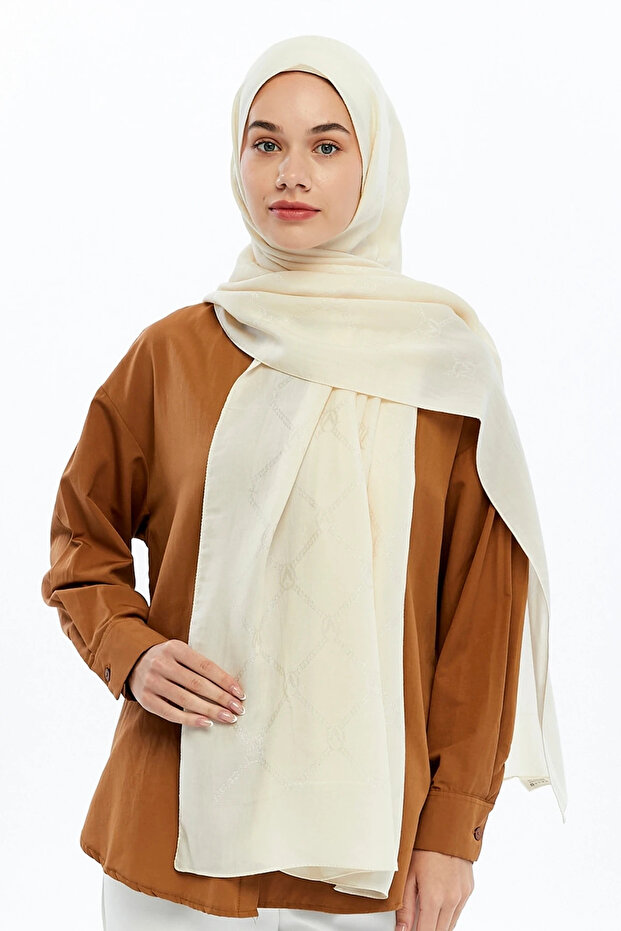 شال بنمط مونوغرام من سلسلة أليا