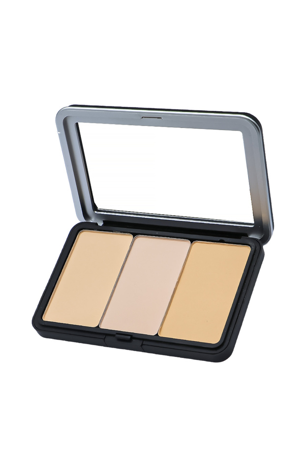Triple Face Powder – بودرة وجه ثلاثية بلمسة نهائية سلسة وتغطية قابلة للبناء من مودا بيوتي