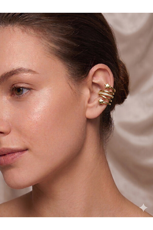 26Ear19 Star Tip Gold Vip Cartilage Earrings