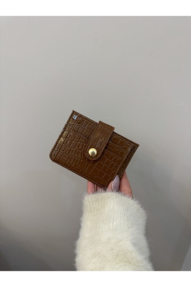 Women's Tan Crocodile Patterned Snap Wallet & Card Holder - Minimal Design with Multiple Compartments, Transparent Window 9cm X 12cm