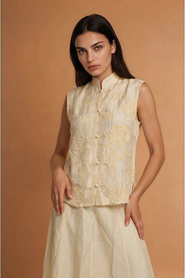 Cream Chinese Collar Floral Appliqué Blouse Skirt Set