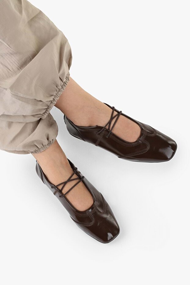 Women's Nuvia Brown Leather Drawstring Ballerinas