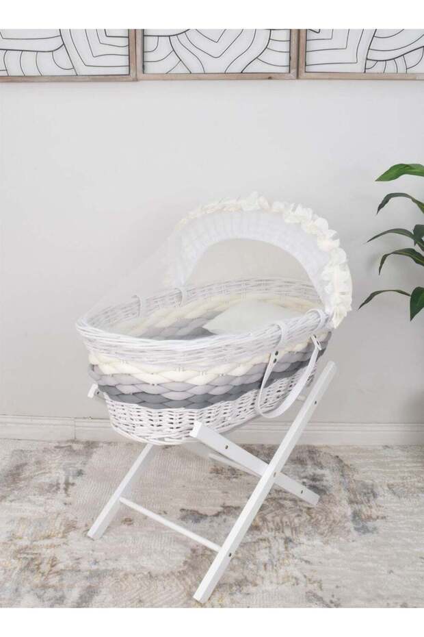 FUN MOMENT Rattan Moses Basket with White Foldable Wooden Base