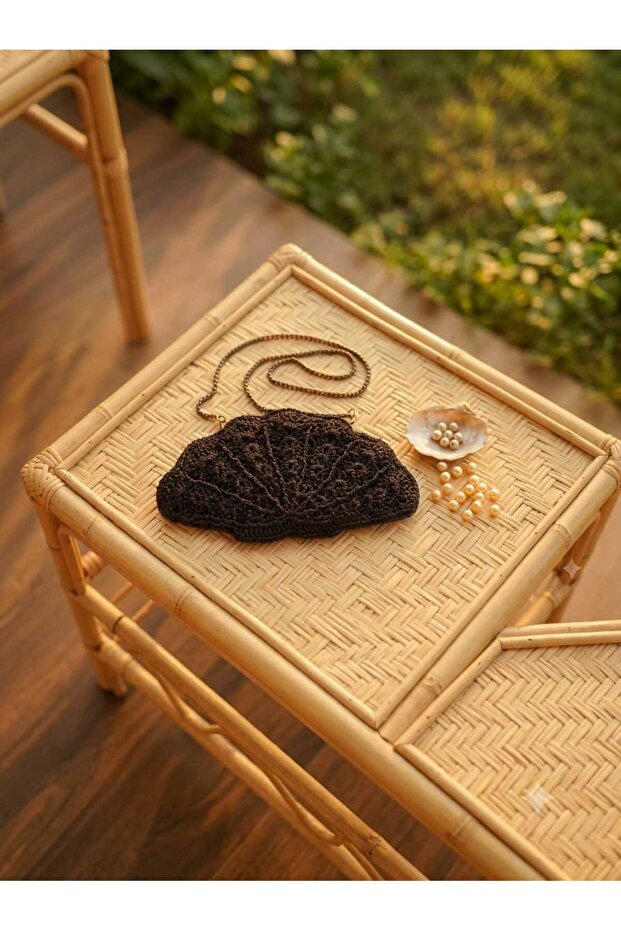 Gift for Special Occasions Stylish Medium Size Seashell Hand-Knitted Bag